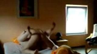 Grosse femme baisée dans la chambre