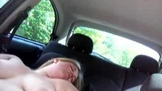 Cnubby bien motivée avec son compagnon