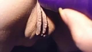 Avec quelques sextoys, il va la combler Avec quelques sextoys, il va la combler
