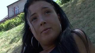 Une salope se fait baiser dehors avec son cul Fellation, POV 1er Personne, Brune, Dogging, Doggystyle