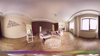 Alexis Crystal se fait baiser dans un salon en vidéo realité virtuelle Alexis Crystal se fait baiser dans un salon en vidéo realité virtuelle