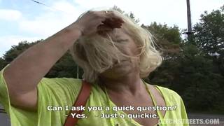 Milf blonde qui se fait baiser en pleine rue !! Milf blonde qui se fait baiser en pleine rue !!