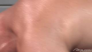 Ces deux mecs vont se manger la teube !