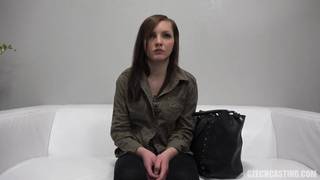 Voilà la magnifique kristyna pour un casting Voilà la magnifique kristyna pour un casting