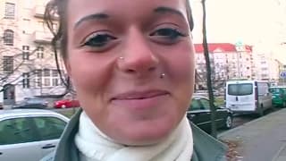 Une teen au gros cul accosté dans la rue Blowjob