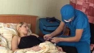 Une consultation qui finit bien pour la blonde Blonde, Vidéos avec Scénario, Grosse Bite