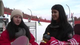 Czech streets-La chaleur du sexe les réchauffe Jeune 18-21ans, Gros Seins, POV 1er Personne, Brune, Dogging, Gros Cul, Doggystyle