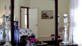 Jeune blonde qui se fait bien enculer ! Jeune blonde qui se fait bien enculer !