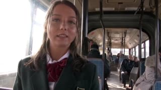 Une russe qui baise dans le bus au japon French Kiss, Branlette, Blowjob, Levrette Debout, Levrette Anal Debout, Ejac Anal