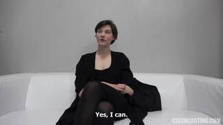 Elle a un entretien et ce fait baisse Jeune 18-21ans, Fellation, POV 1er Personne, Petits Seins, Casting Porno, Full HD Porn
