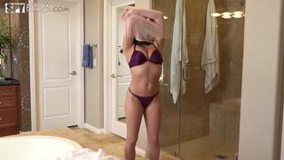 Bonne baise dans la salle de bain... Bonne baise dans la salle de bain...