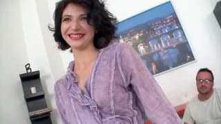 Katy Clark une milf mature pleine d'énergie Katy Clark une milf mature pleine d'énergie