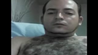 Amateur latino qui va bien se masturber