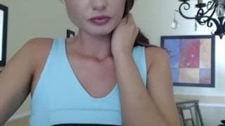 Live magnifique avec une jolie brunette Live magnifique avec une jolie brunette