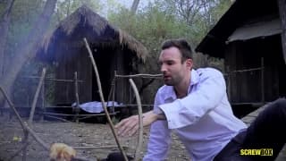 Indienne baise dans la jungle avec un queutard Indienne baise dans la jungle avec un queutard