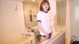 La trans japonaise qui aime bien se branler