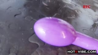 Un sextoy dans la chatte de cette femme Jeune 18-21ans, Masturbation, Brune, Teen Porn, Sextoys, Full HD Porn, Solo