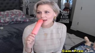 Bianca Tusher, une blonde qui aime les godes Bianca Tusher, une blonde qui aime les godes