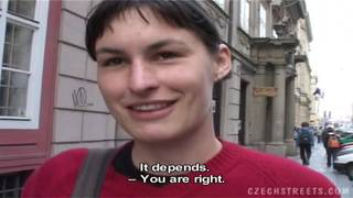 Russe se fait baiser pour quelque roubles Jeune 18-21ans, Fellation, POV 1er Personne, Brune, Etudiante, Grosse Bite