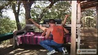 Après une auto fellation, il est accompagné !