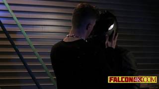 Ghost Rider se fait baiser dans la ruelle