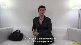 Casting d'une brune lesbienne aux cheveux court Lesbienne, Mature, BDSM, Brune, Casting Porno, Sextoys