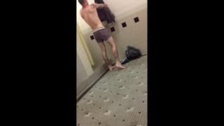 Sous la douche dans les vestiaires ! Amateurs, Brun, Webcam Gay, Voyeur