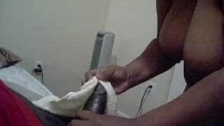 Quand une femme black s'occupe d'une queue