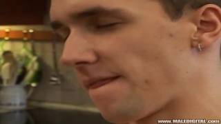 Aujourd'hui, tout se fait avec la langue