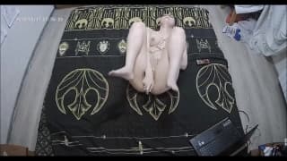 Une femme chaude qui connait le bondage