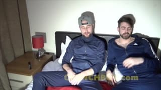 DREW DIXON baisé bareback et dosé au jus