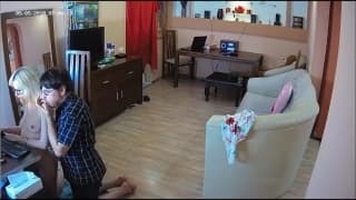 Deux femmes dansent sur des mecs et font une orgie Deux femmes dansent sur des mecs et font une orgie