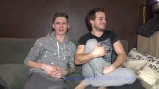 Hetero muscle baise un jeune mec pour le fun