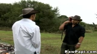 Bareback pour 2 cowboys en extérieur