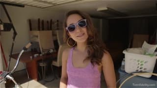 Remy LaCroix alterne entre hula hoop et bite Levrette, Missionnaire, Blowjob, Cowgirl