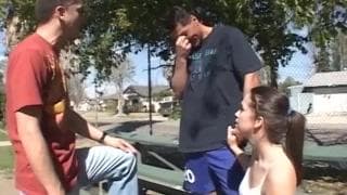 Une bite dans la bouche et lautre dans la chate Une bite dans la bouche et lautre dans la chate