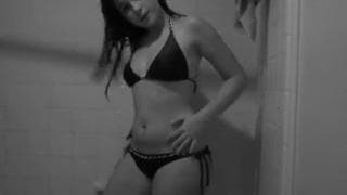 Amatrice super chaude dans la salle de bain Amatrice super chaude dans la salle de bain