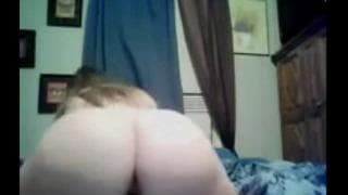 Son gros cul travaille en mode automatique Son gros cul travaille en mode automatique