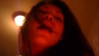 Elle lèche les couilles de sont mec !