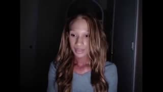 On découvre une trans qui aime se toucher