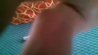 Shemale brune se fait sucer et baiser le cul par un gros vieux daron