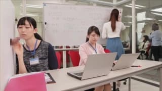 Gloryhole au travail pour ces employées de bureau Gloryhole au travail pour ces employées de bureau