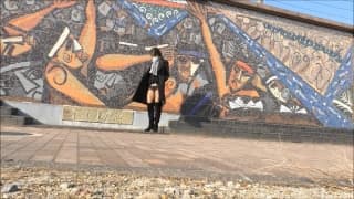 Travesti s'exhibe en collants et montre sa queue Brun, Branlette, Dogging
