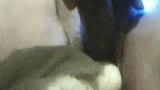 Légume et fist dans la grosse chatte d'amatrice Légume et fist dans la grosse chatte d'amatrice