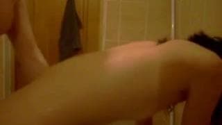Dépucelage anale pour une petite brunette Dépucelage anale pour une petite brunette