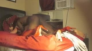 Grosse trans Alexia St James prend une creampie