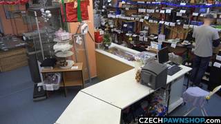 Tchèque baise dans l'arrière boutique Blonde, Gros Seins, Fellation, POV 1er Personne, Full HD Porn, Brutal