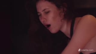 Une baise passionnelle pour Karina Angelo ! Une baise passionnelle pour Karina Angelo !