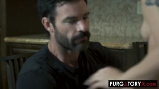 Bella Jane blonde dans une baise brutale à la maison