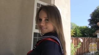 Il la touche avec le sextoy et la baise Il la touche avec le sextoy et la baise